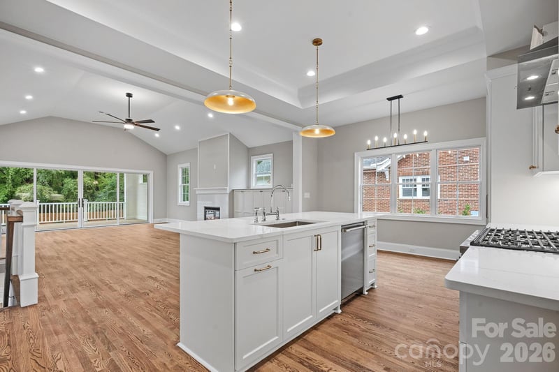 705 N Main St, Davidson, NC 28036