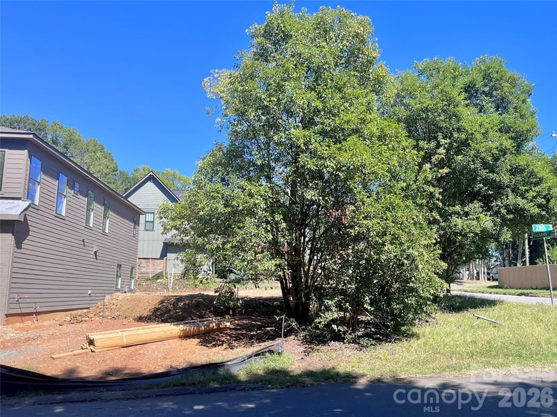 731 E 28th St, Charlotte, NC 28205