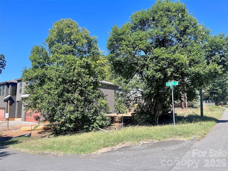 731 E 28th St, Charlotte, NC 28205