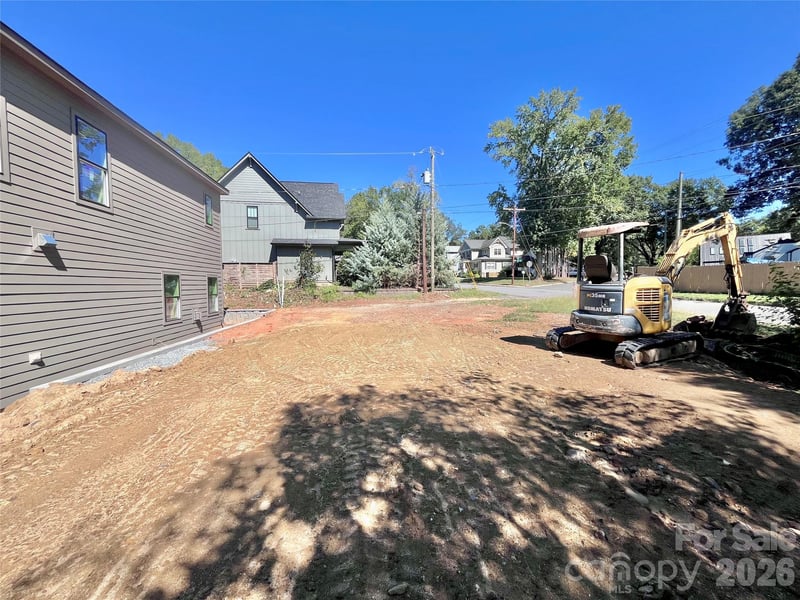731 E 28th St, Charlotte, NC 28205