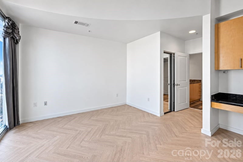 210 N Church St #3411, Charlotte, NC 28202