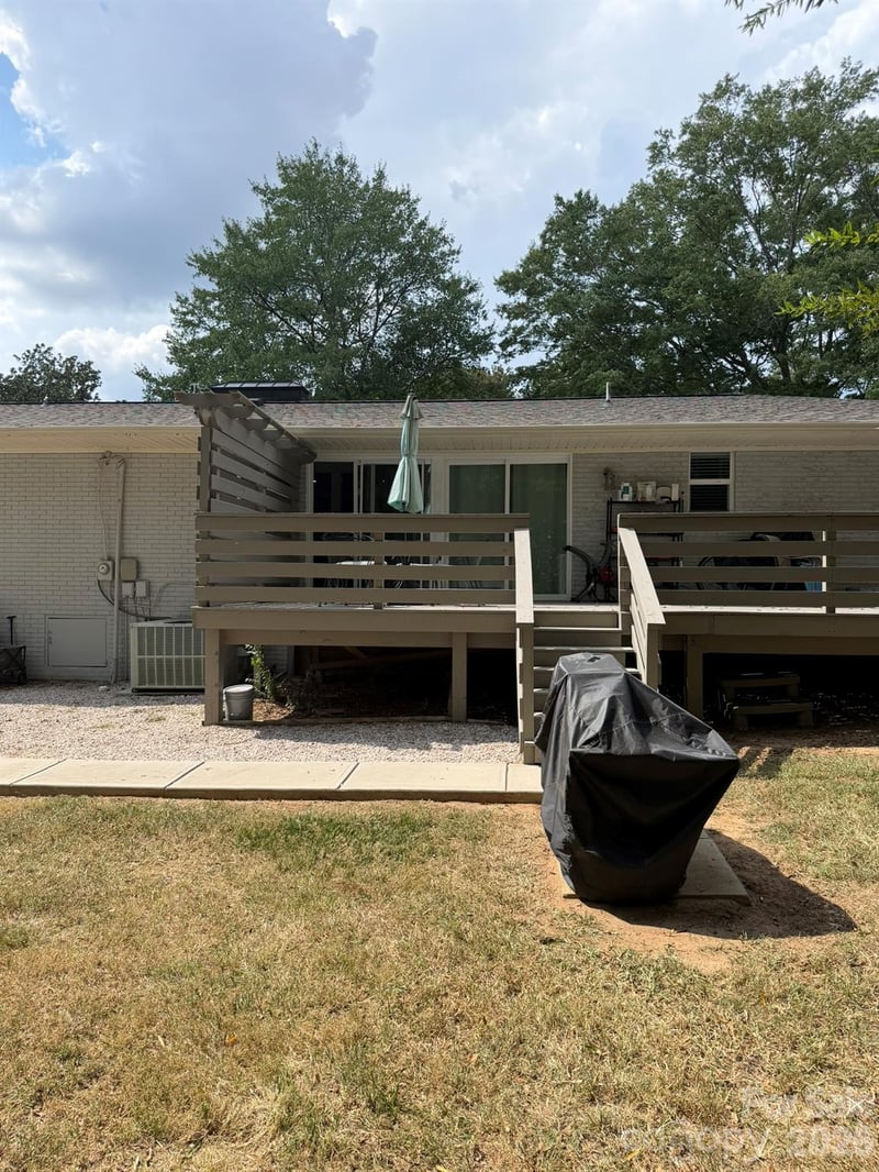 1405 Lakeview Dr, Pineville, NC 28134