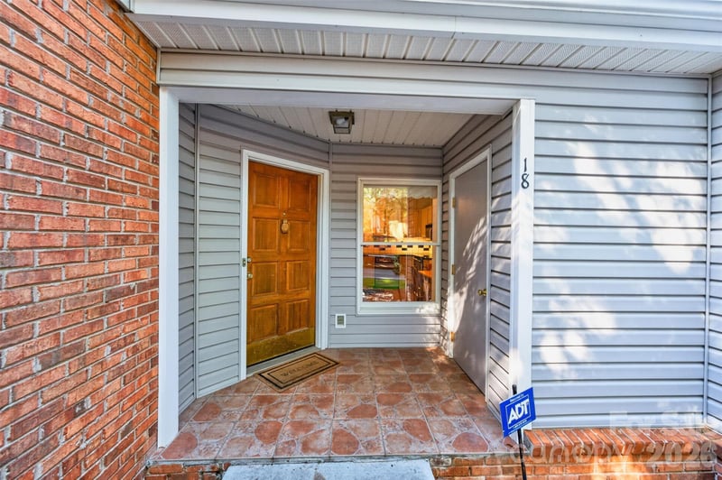 18 8th Ave NW #18, Hickory, NC 28601