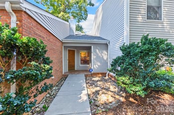 18 8th Ave NW #18, Hickory, NC 28601