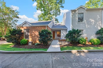18 8th Ave NW #18, Hickory, NC 28601