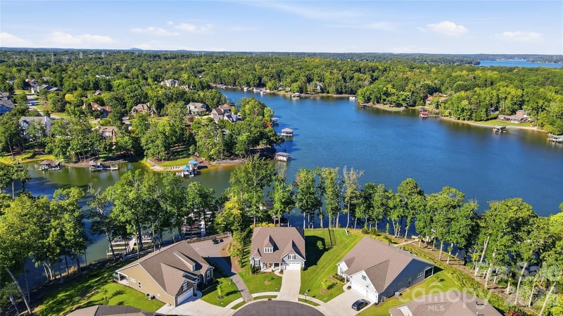 8032 Longwaters Ct, York, SC 29745