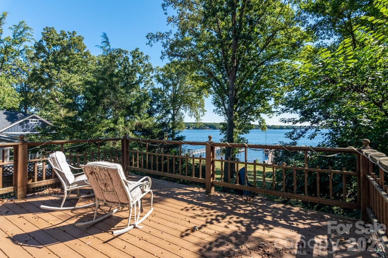7889 Tradewinds Dr, Sherrills Ford, NC 28673