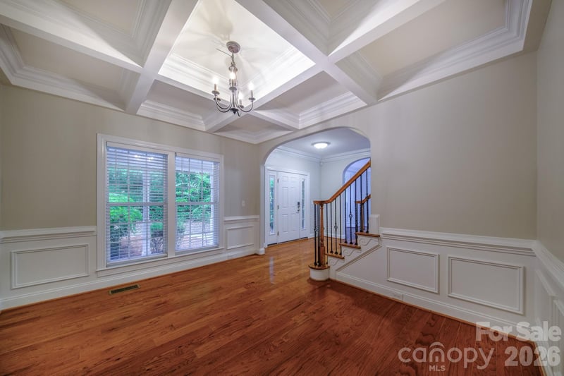 2420 Runnymede Ln, Charlotte, NC 28209