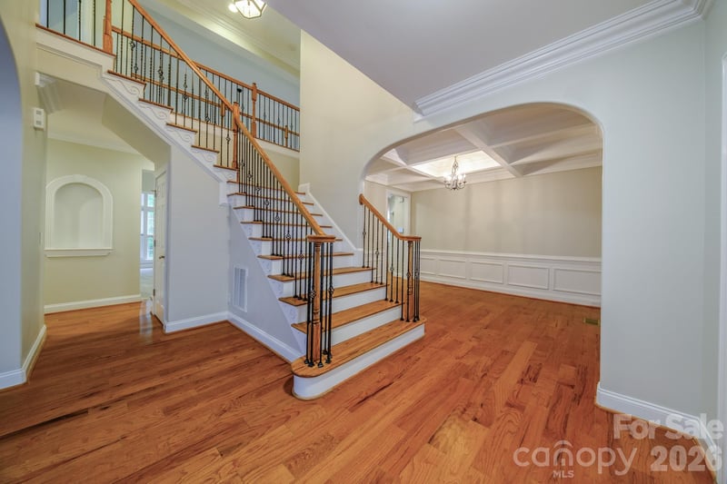 2420 Runnymede Ln, Charlotte, NC 28209