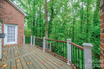 2420 Runnymede Ln, Charlotte, NC 28209