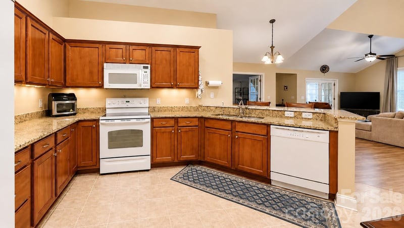 76 Mountain Meadow Cir, Weaverville, NC 28787