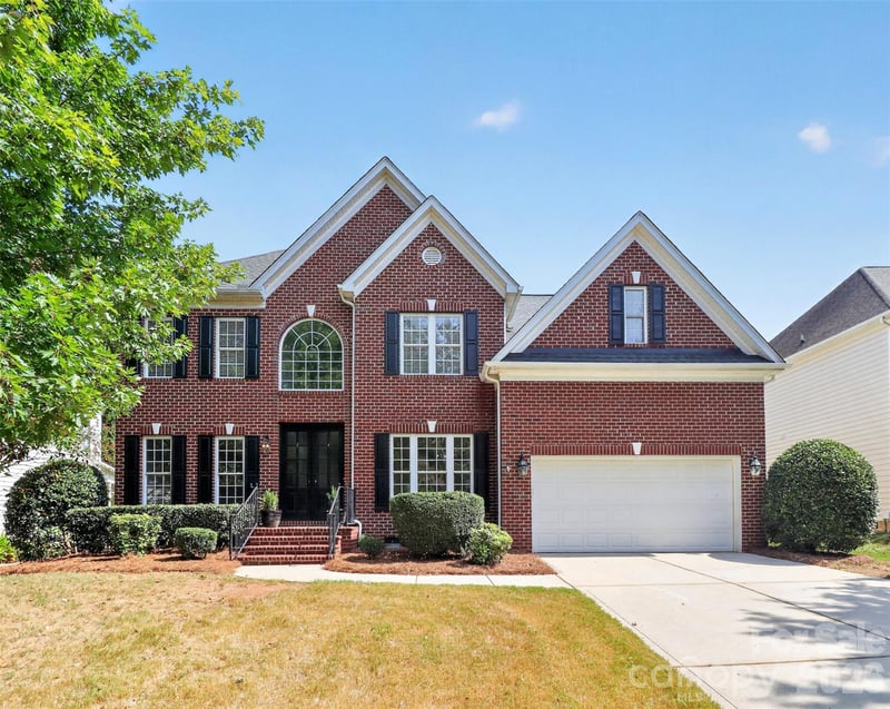 8915 Whittingham Dr, Waxhaw, NC 28173