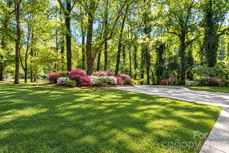 7400 Oakwood Ln, Charlotte, NC 28215