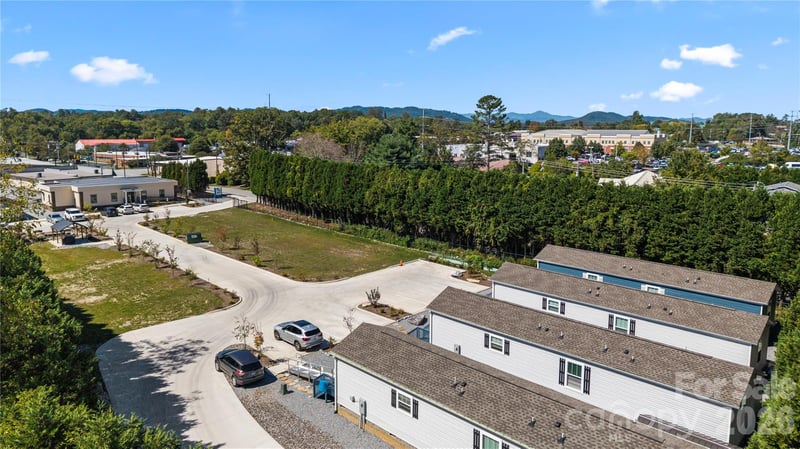 81 Yuken Pl, Hendersonville, NC 28792