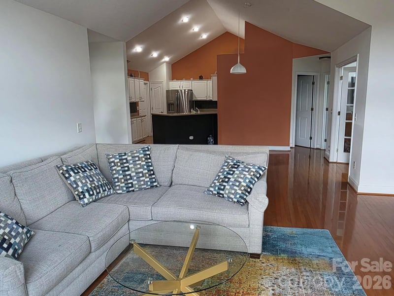 58 Outlook Cir, Swannanoa, NC 28778