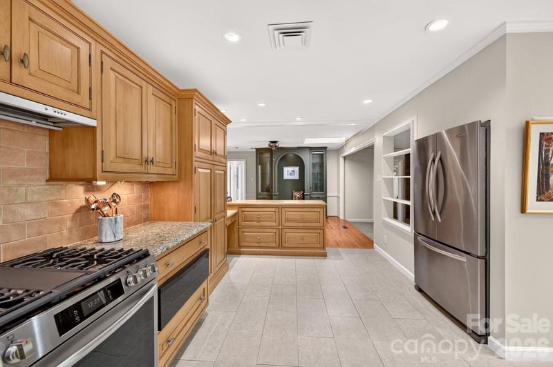 6000 Colchester Pl, Charlotte, NC 28210