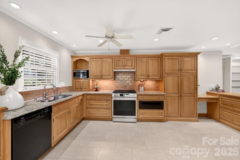 6000 Colchester Pl, Charlotte, NC 28210