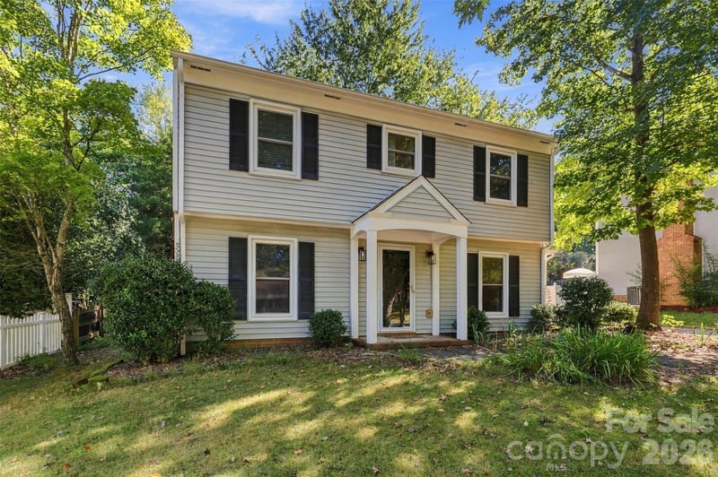 320 Sunnywood Ln, Charlotte, NC 28270