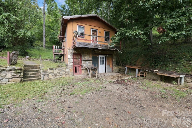 360 Poverty Branch Rd, Barnardsville, NC 28709
