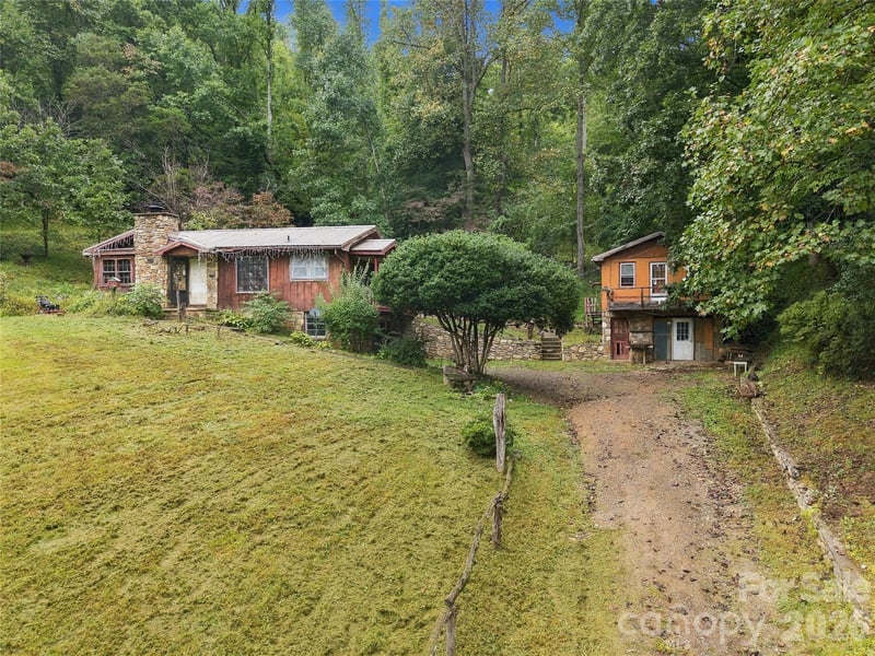 360 Poverty Branch Rd, Barnardsville, NC 28709