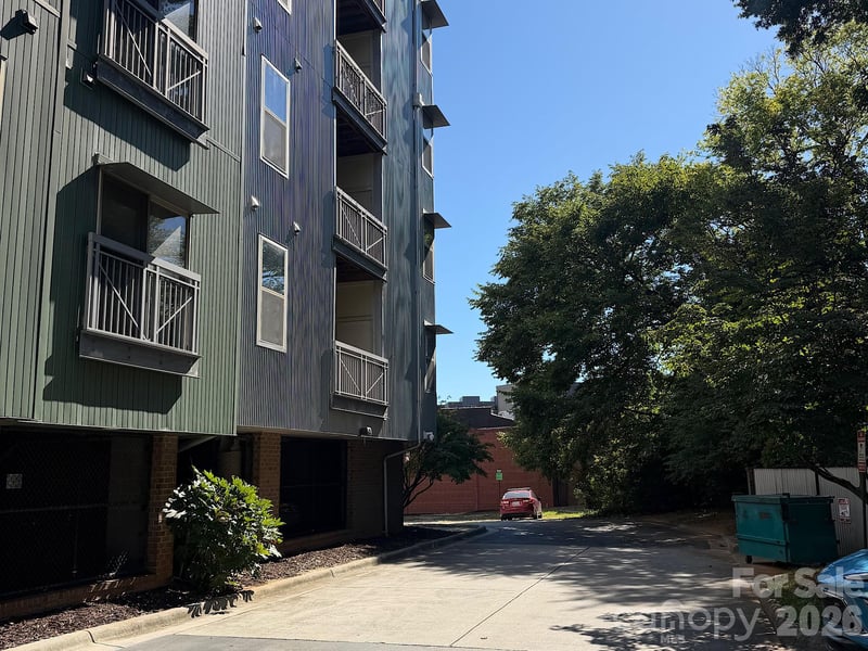 630 Calvert St #107, Charlotte, NC 28208