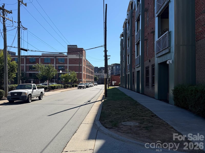 630 Calvert St #107, Charlotte, NC 28208