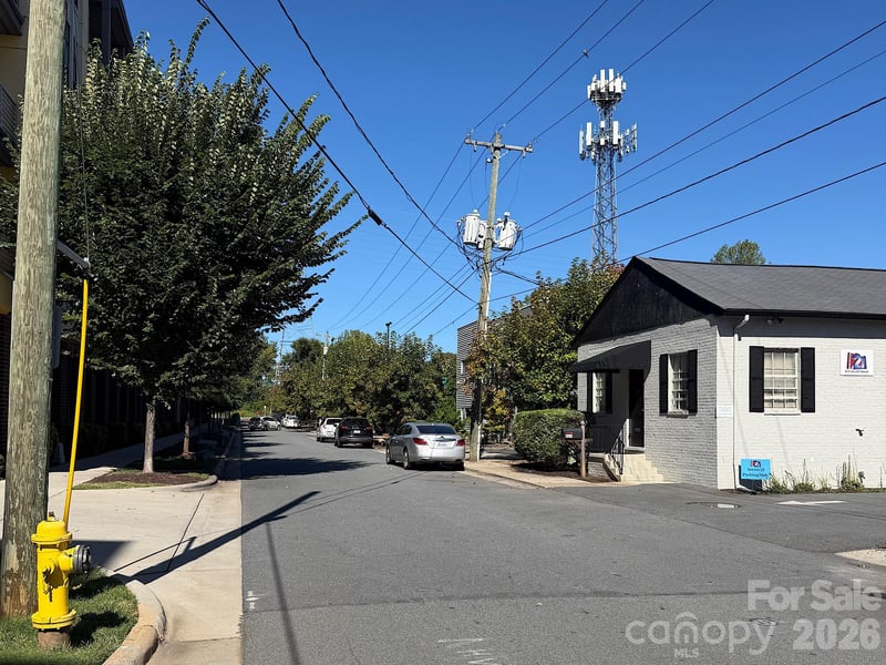 630 Calvert St #107, Charlotte, NC 28208