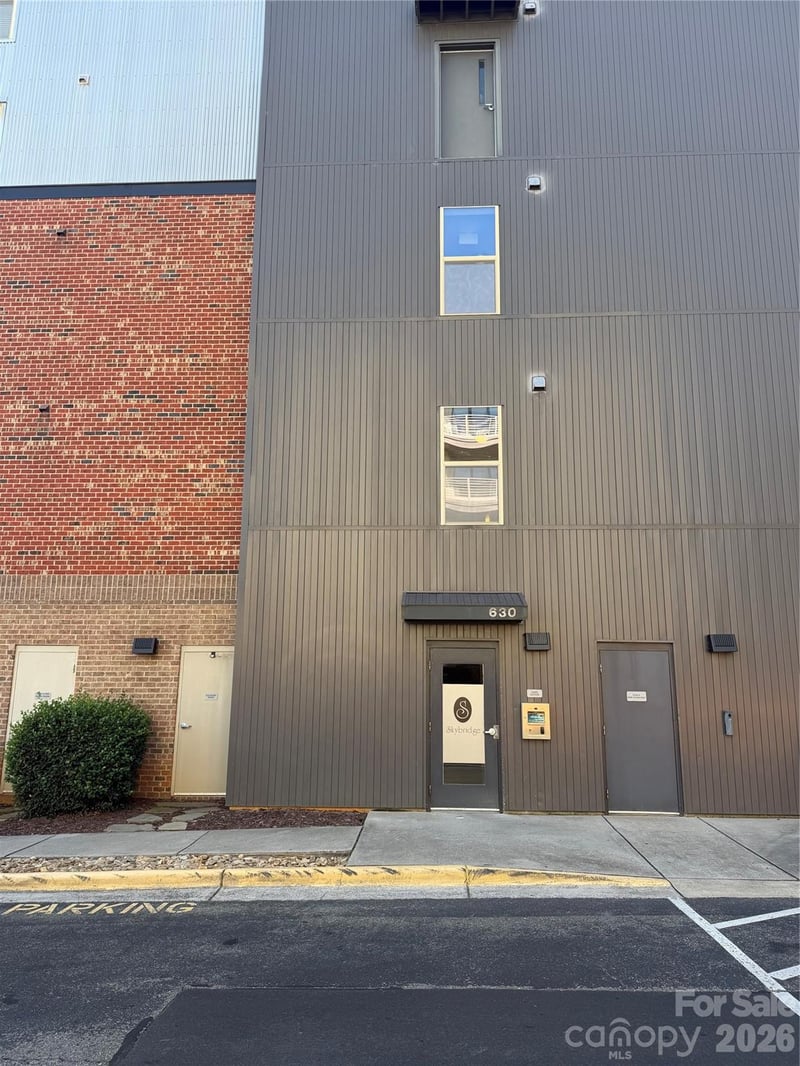 630 Calvert St #107, Charlotte, NC 28208