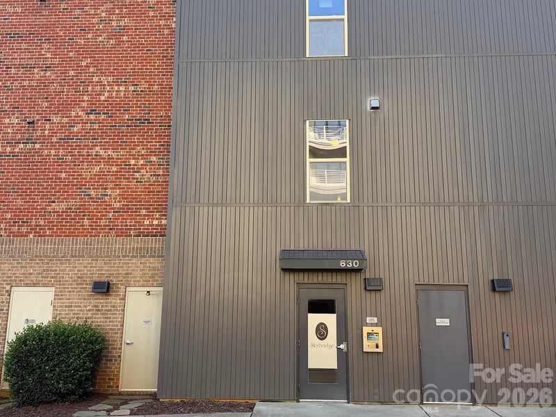 630 Calvert St #107, Charlotte, NC 28208