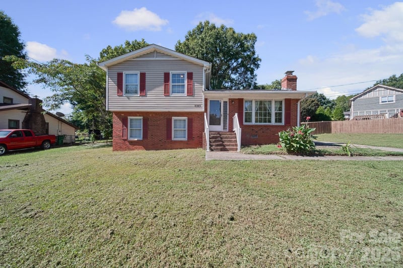 3323 Wiseman Dr, Charlotte, NC 28227
