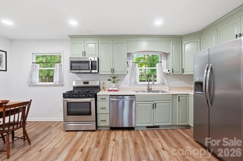 5060 Suwarrow Cir, Tega Cay, SC 29708