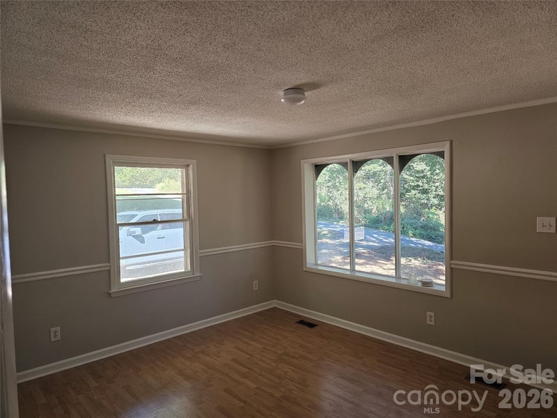 2782 West View St, Hickory, NC 28601