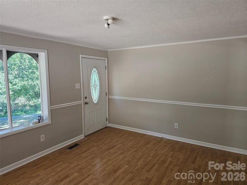 2782 West View St, Hickory, NC 28601