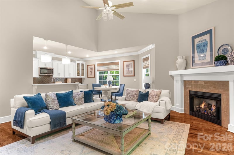 211 Towne Place Dr, Hendersonville, NC 28792