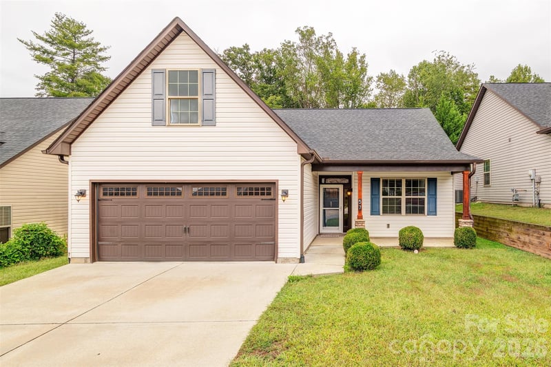 57 Brown St, Weaverville, NC 28787