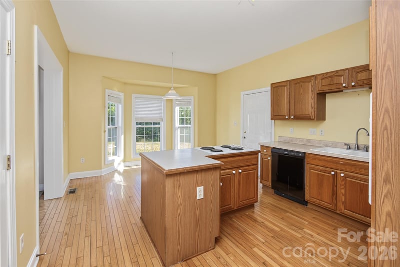 318 Huie Rd, Olin, NC 28660