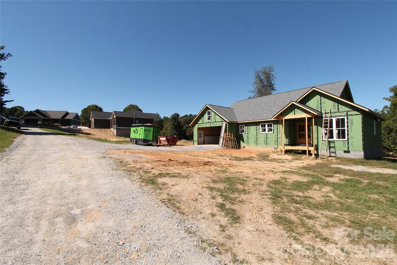 40 Whiskey River Rn, Hendersonville, NC 28792