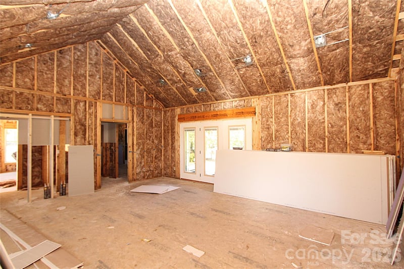 40 Whiskey River Rn, Hendersonville, NC 28792