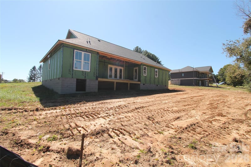40 Whiskey River Rn, Hendersonville, NC 28792