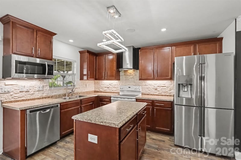 8824 Merrie Rose Ave, Charlotte, NC 28213