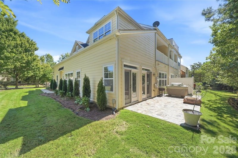 411 Halyard Ln, Tega Cay, SC 29708