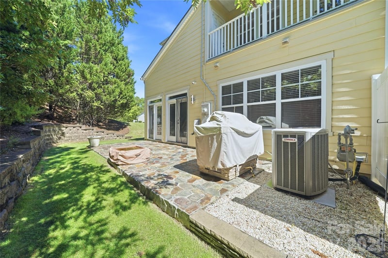 411 Halyard Ln, Tega Cay, SC 29708