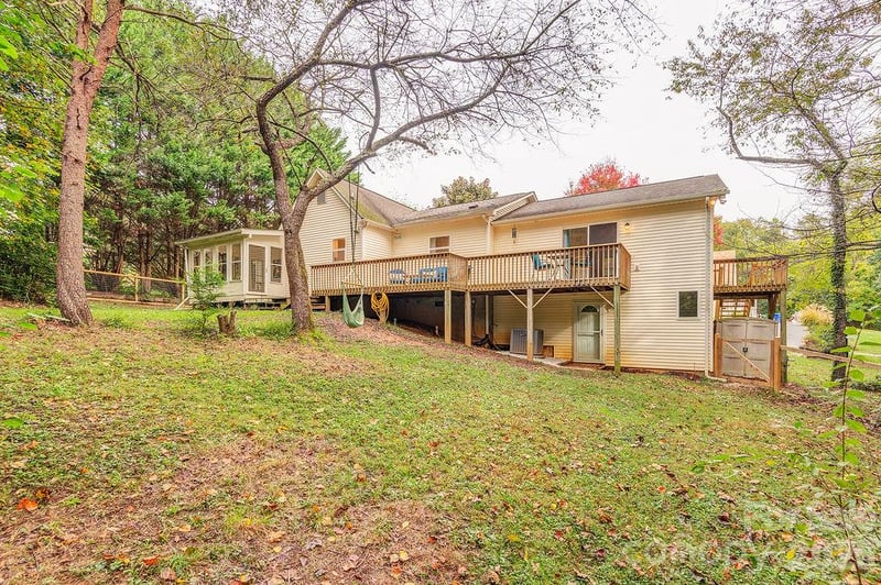 5 Parkway Creek Dr, Asheville, NC 28803
