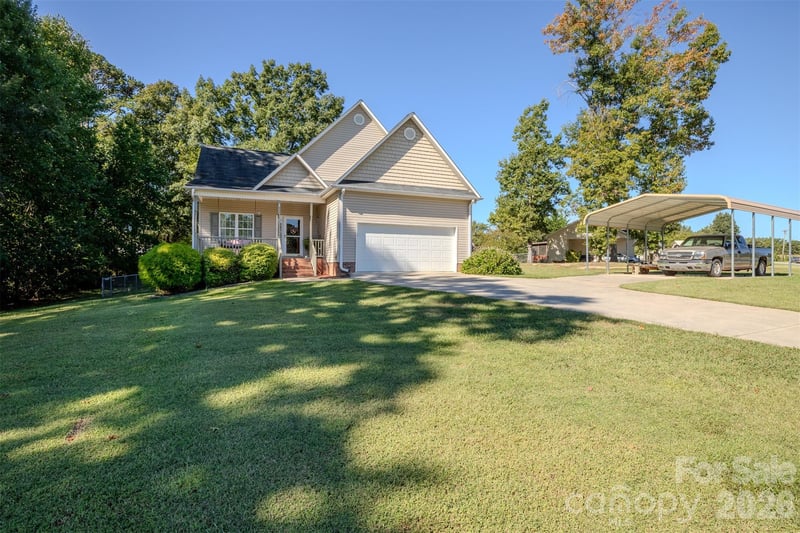 9008 Meredith Leigh Ln, Cherryville, NC 28021