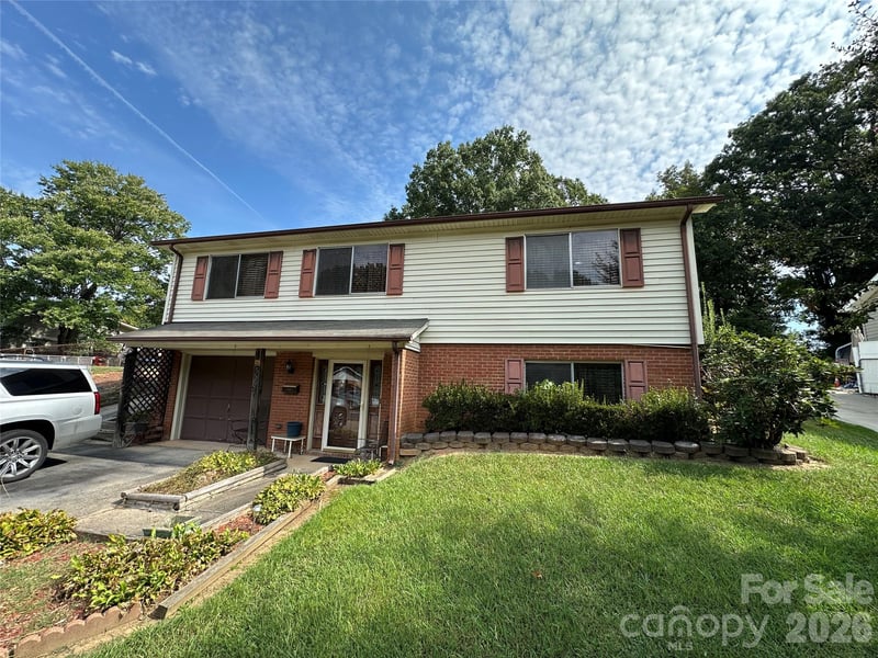 5609 Burleson Dr, Charlotte, NC 28215
