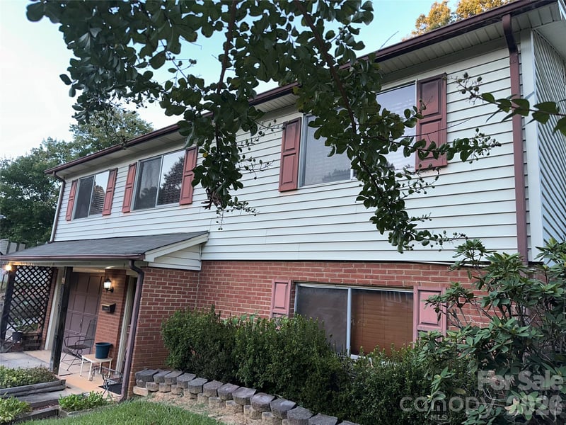 5609 Burleson Dr, Charlotte, NC 28215