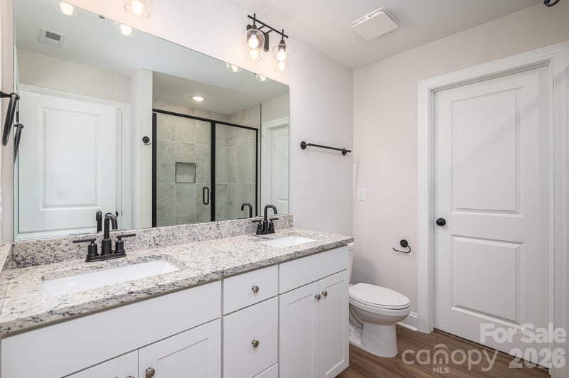 411 Lee St, Lincolnton, NC 28092
