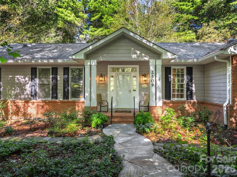 2509 Little River Rd, Hendersonville, NC 28739