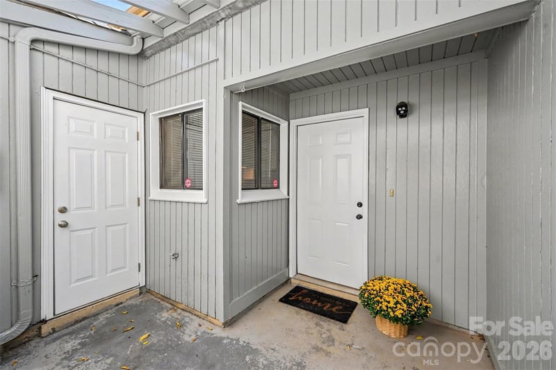 8005 Horse Chestnut Ln, Charlotte, NC 28277