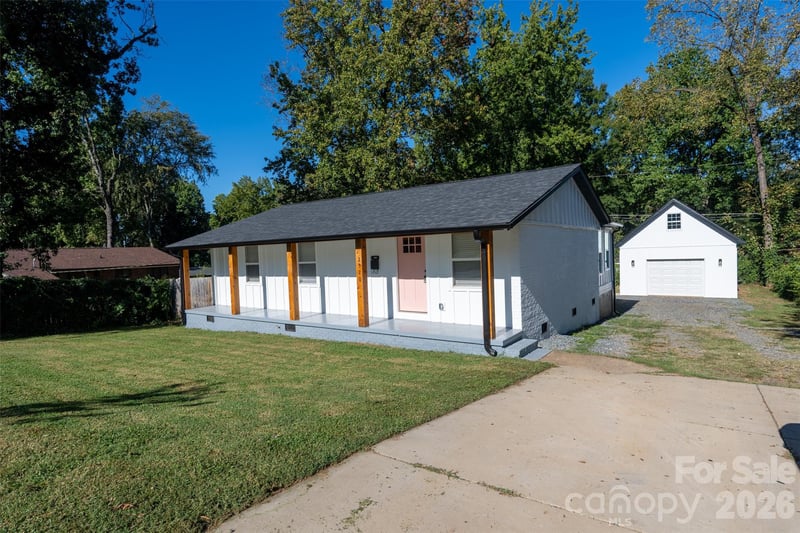 2520 Alleghany St, Charlotte, NC 28208